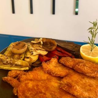 1 Пилешки филенца с пармезанова коричка