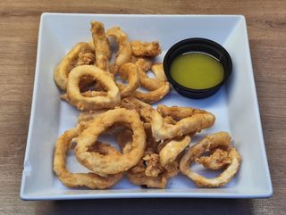 Хрупкави пресни калмари