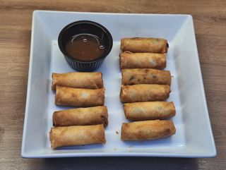 Пролетни рулца с чили сос 300 г