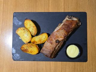 Свински ребра на бавен огън