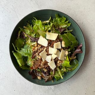 Рукола с карамелизирани круши (170гр)