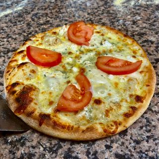 Пица 4-ри сирена