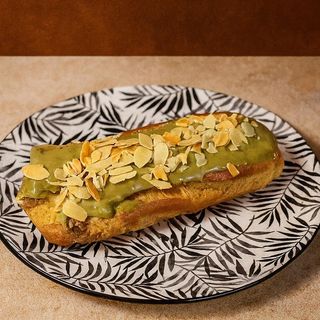 Еклер с шам фъстък