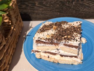 Домашна бисквитена торта (200г)