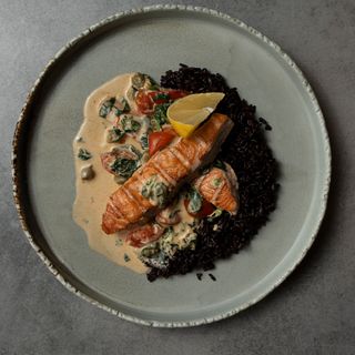 Сьомга по  средиземноморски (350г)