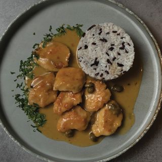 Пилешки скалопини с пъстър ориз (350г)