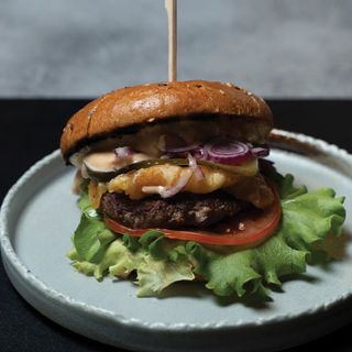 Бургер с дърпано свинско (400г)