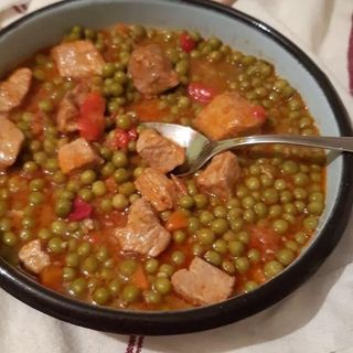 Свинско с грах (370г)