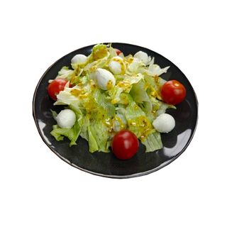 САЛАТА АЙСБЕРГ И БЕЙБИ МОЦАРЕЛА