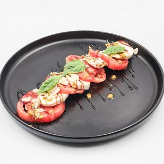 Салата Капрезе (300г)