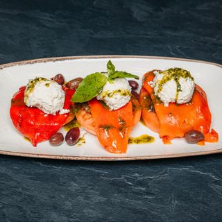 Салата с мус от сирена
