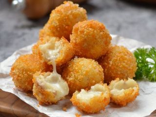 Панирана моцарела