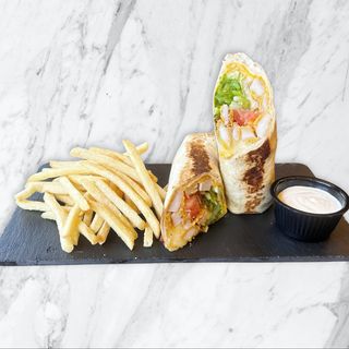 Тортиля Цезар с хрупкаво пиле