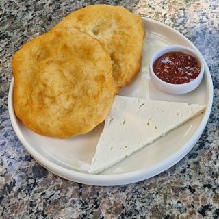 Мекици със сирене и сладко