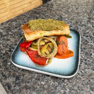 Веган фокача с гриловани зеленчуци