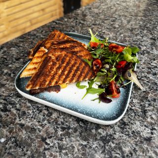 Тост сандвич с луканка