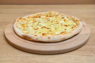 Пица със сирена