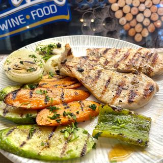 Пилешка пържола на скара с гриловани зеленчуци(350г)