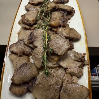 Свински език в масло 