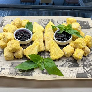 Плато от хрупкави сирена(700г)