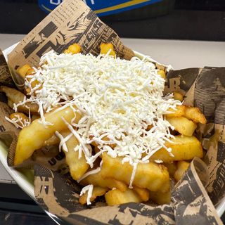 Пържени картофки със сирене (350г)