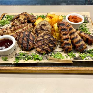 Мезе микс (1 кг)