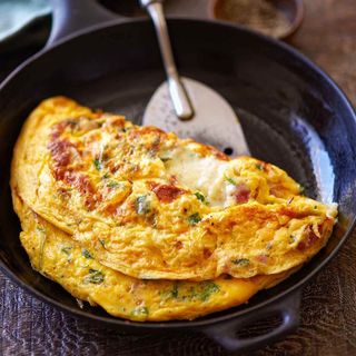 Омлет със сирене (300г)