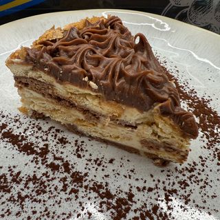 Бисквитена торта с маскарпоне и шоколад