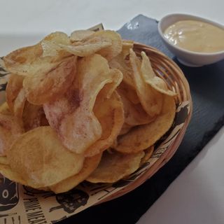 Чипс от пресни картофи с бургер сос 200г