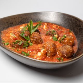 Кюфтенца в доматен сос 330г