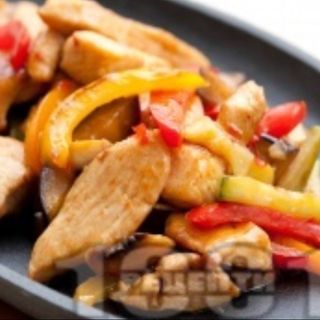 Пилешко със зеленчуци (350г)