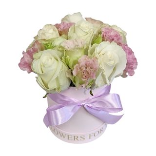 Кутия с рози и еустоми 1