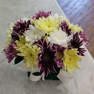 Аранжировка с хризантеми