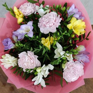 Букет с фрезии