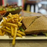 Клуб сандвич с пуешко филе