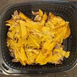 Св.дърпано месце с пържени картофи и чедър