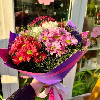 Букет с 5 хризантеми (микс цветове)