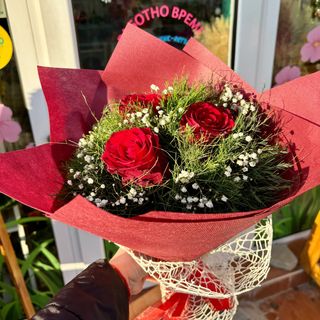 Букет с 3 червени рози