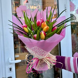 Букет с 11 лалета (микс цветове)