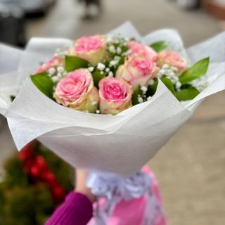 Букет с 9 цветни рози (цветове според наличността)