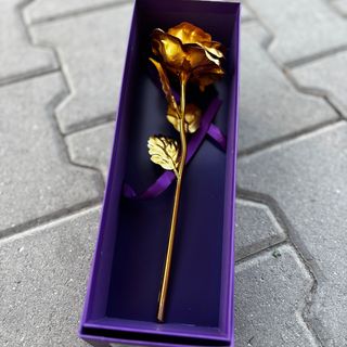 Златна роза с луксозна кутия и подаръчна торбичка
