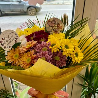 Букет със 7 хризантеми (микс цветове)