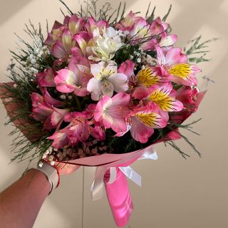 Букет с алстромерии (5бр)