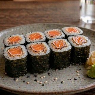 Хосомаки Сьомга татаки (8бр) (110гр)