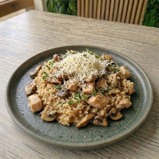 Ризото пиле и гъби