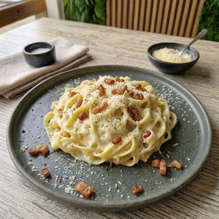 "Карбонара" – Римска класика