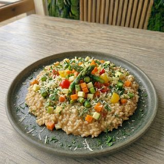 Ризото със сезонни зеленчуци