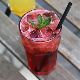 Лимонада ягода (400мл)