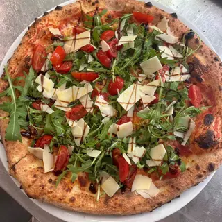 Пица Rucola e pomodorini (450гр., 33см)