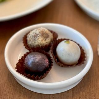 3 бр. шоколадови трюфели (45 гр)